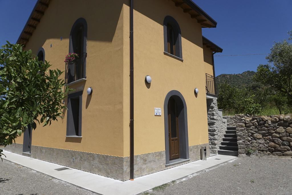 La Porta Delle Gole Hotel Motta Camastra Exterior foto